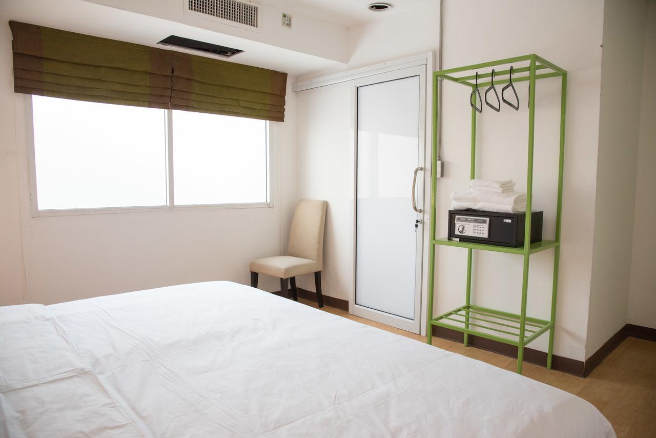 Bed & Body Hostel Банкок Екстериор снимка