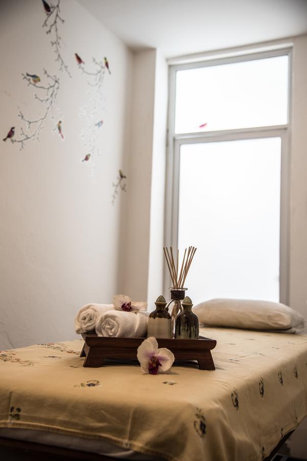 Bed & Body Hostel Банкок Екстериор снимка