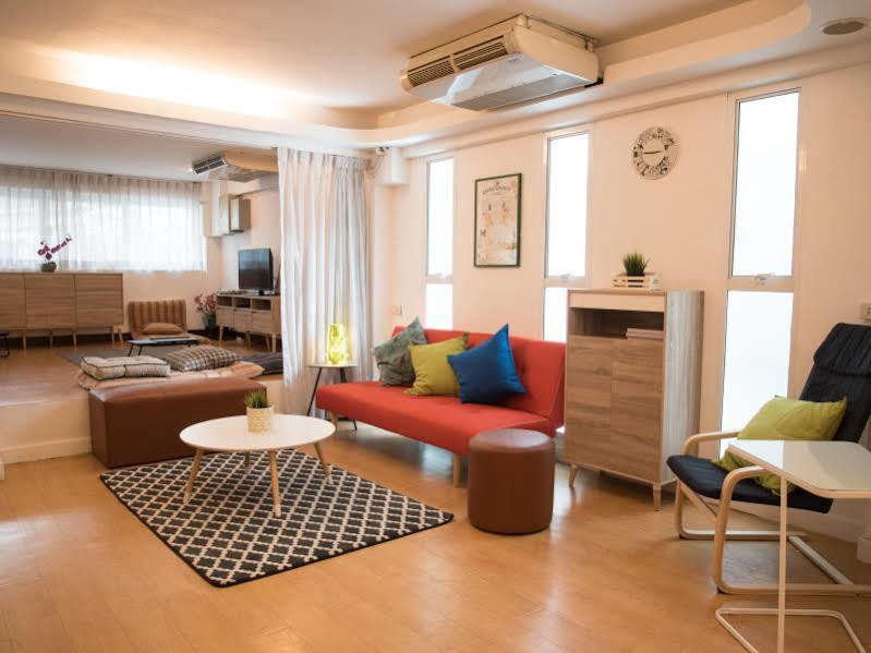 Bed & Body Hostel Банкок Екстериор снимка