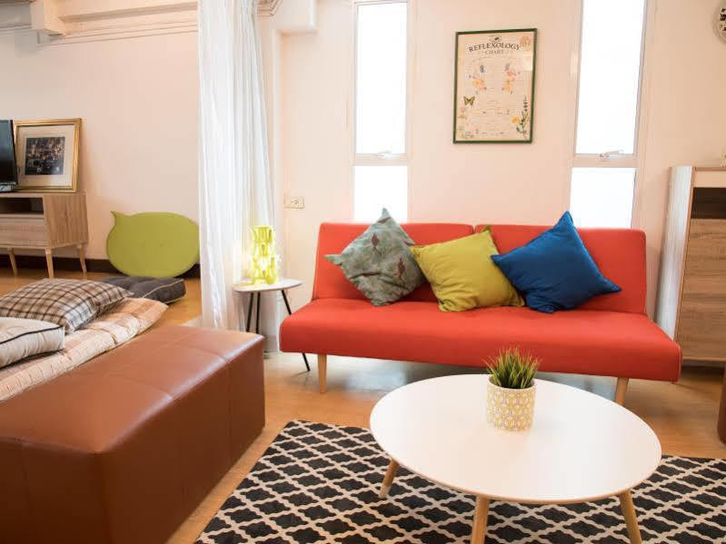 Bed & Body Hostel Банкок Екстериор снимка