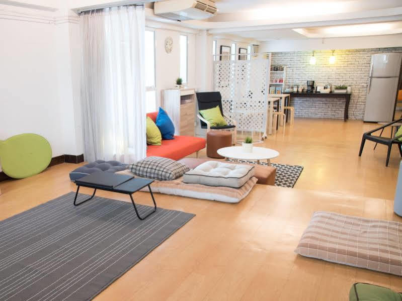 Bed & Body Hostel Банкок Екстериор снимка