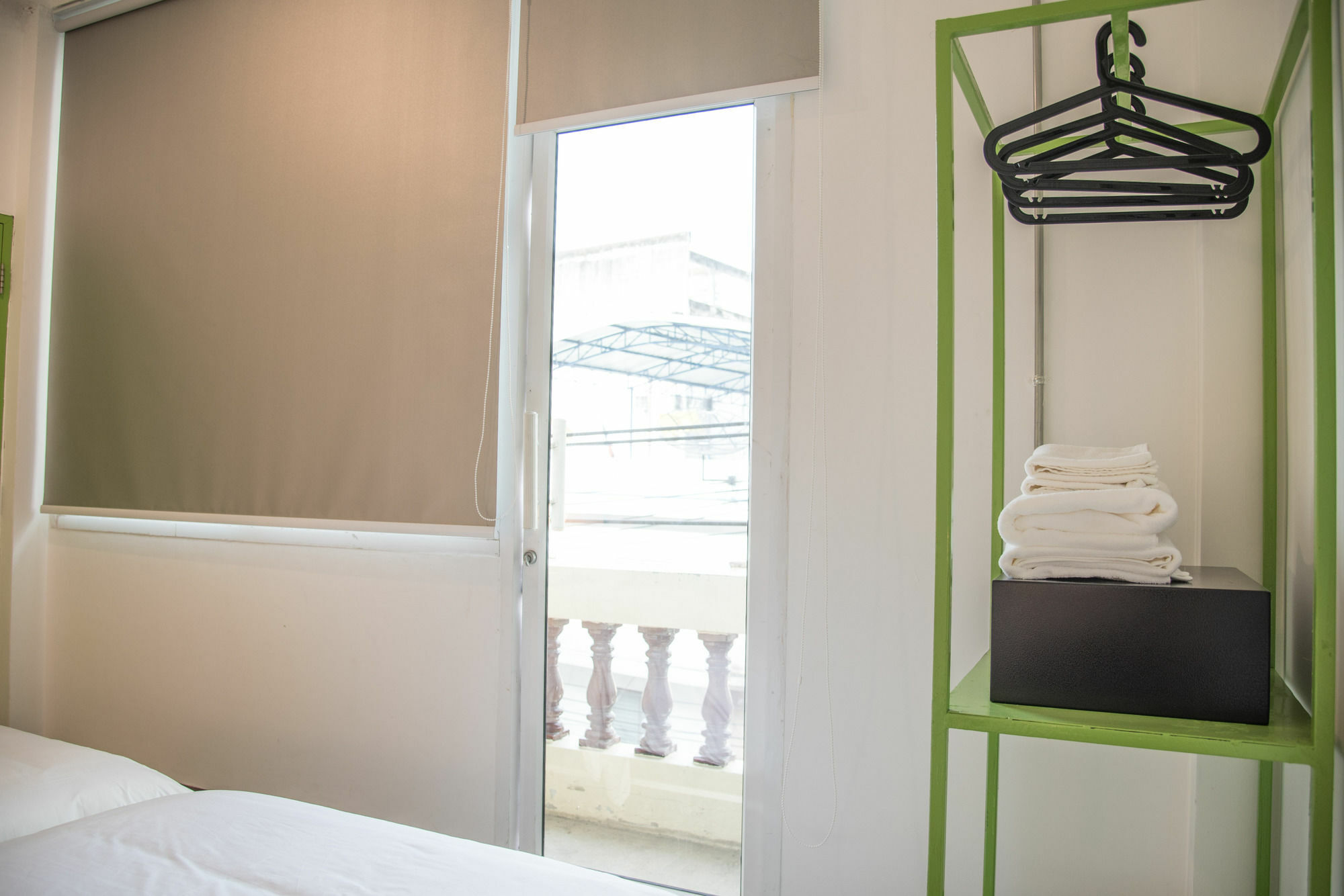 Bed & Body Hostel Банкок Екстериор снимка
