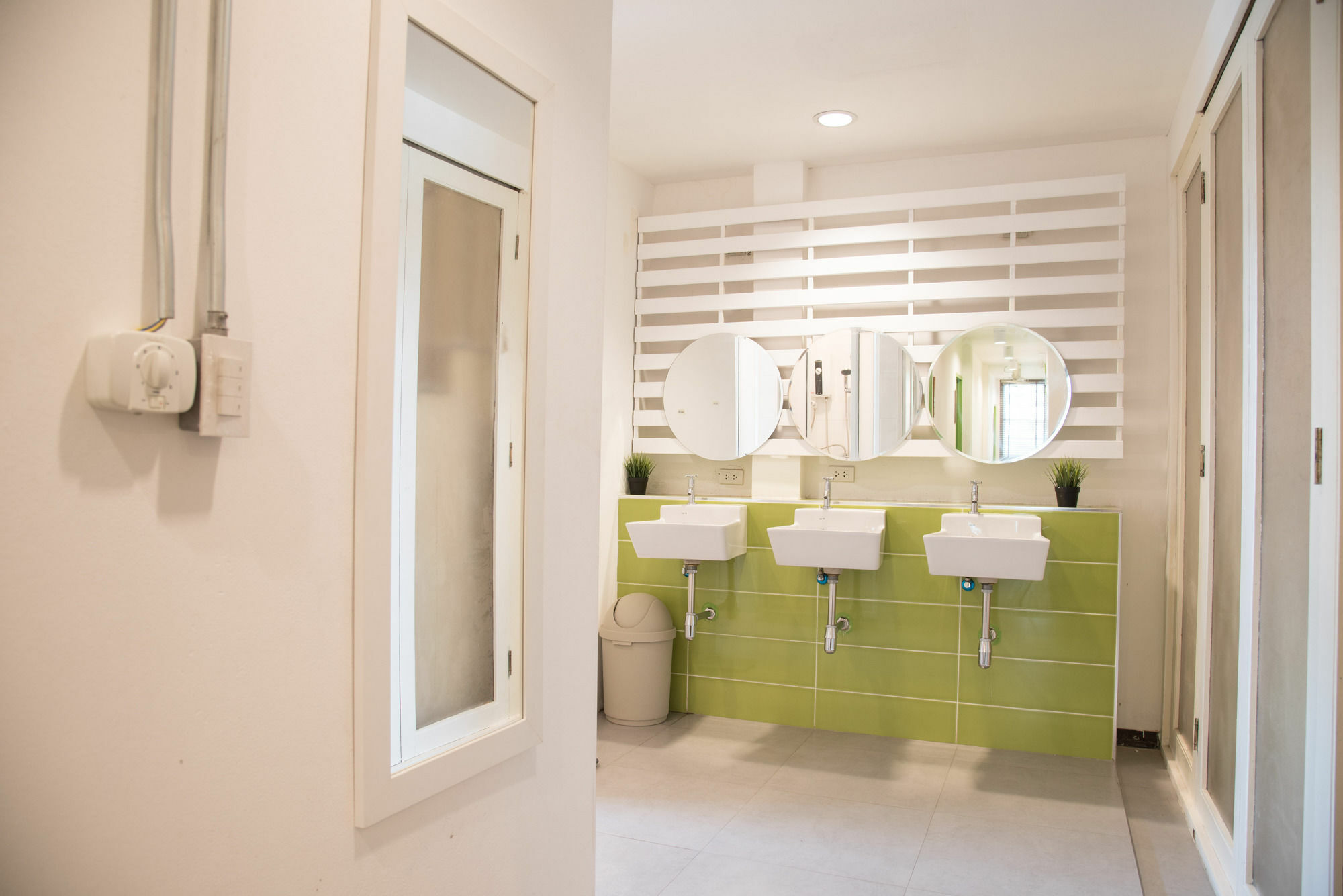 Bed & Body Hostel Банкок Екстериор снимка