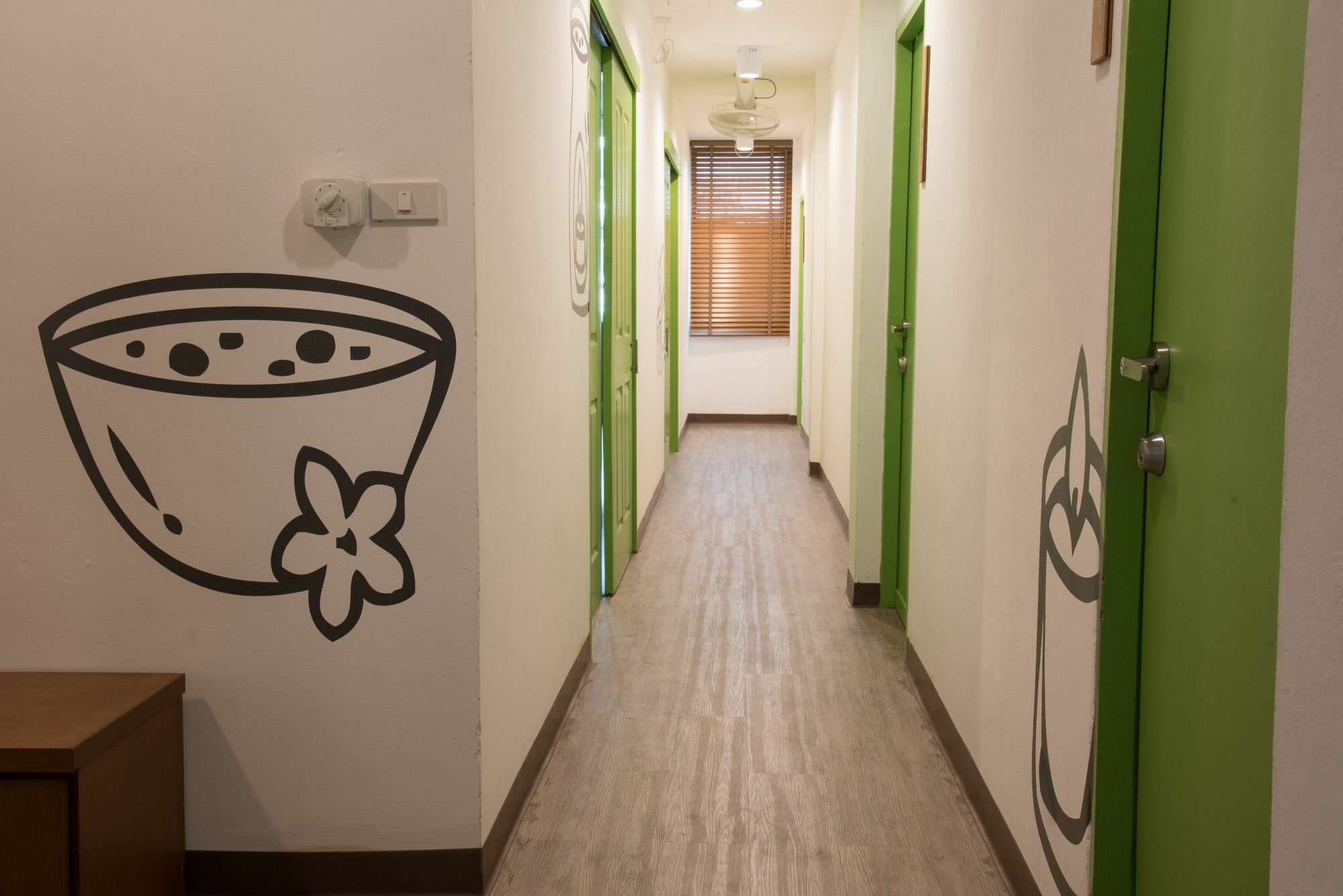 Bed & Body Hostel Банкок Екстериор снимка